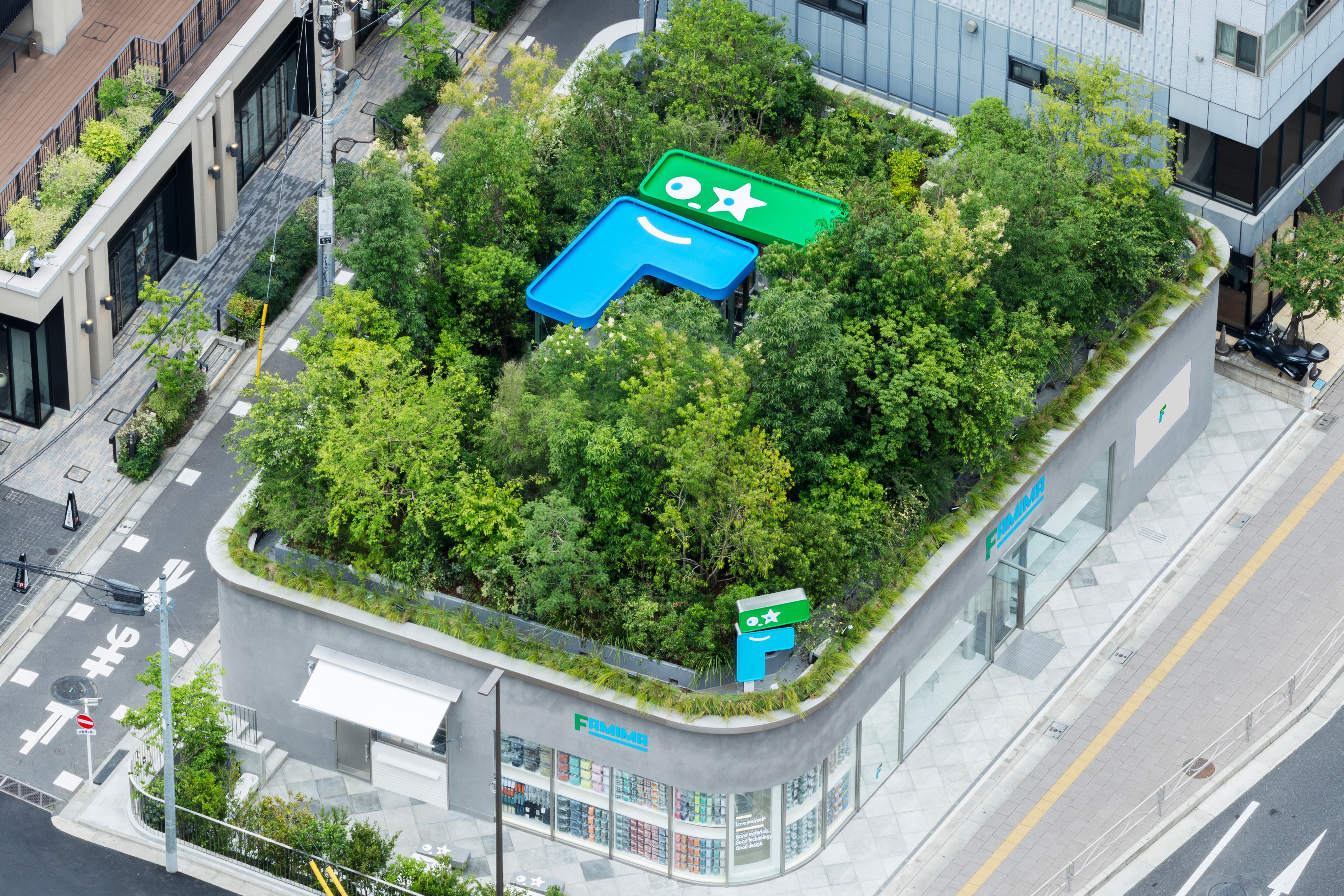 FAMIMA PARK AZABUDAI上方